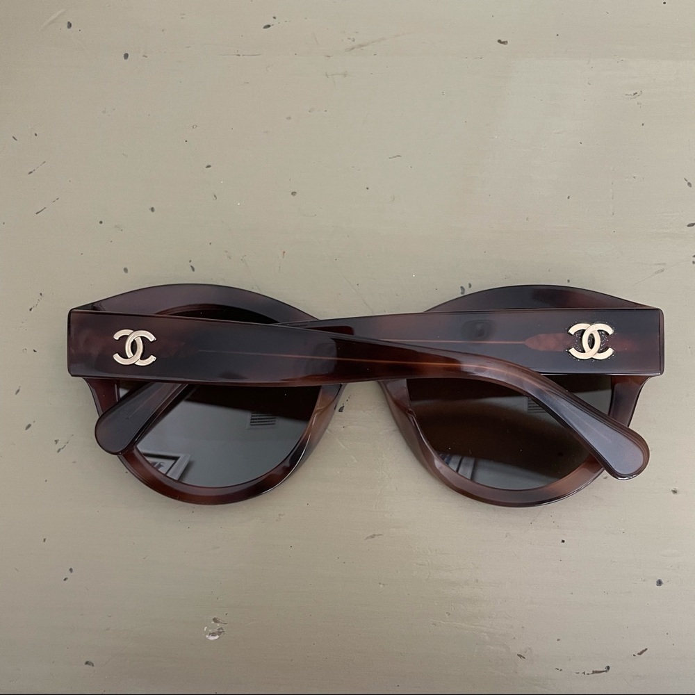 🤎🤎🤎CHANEL Brown Tortoise Sunglasses!🧸🧸🧸 - Picture 2 of 5
